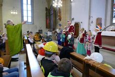 Naumburger Prinzenpaare mit Hofnarren besuchen den Kindergottesdienst (Foto: Karl-Franz Thiede)